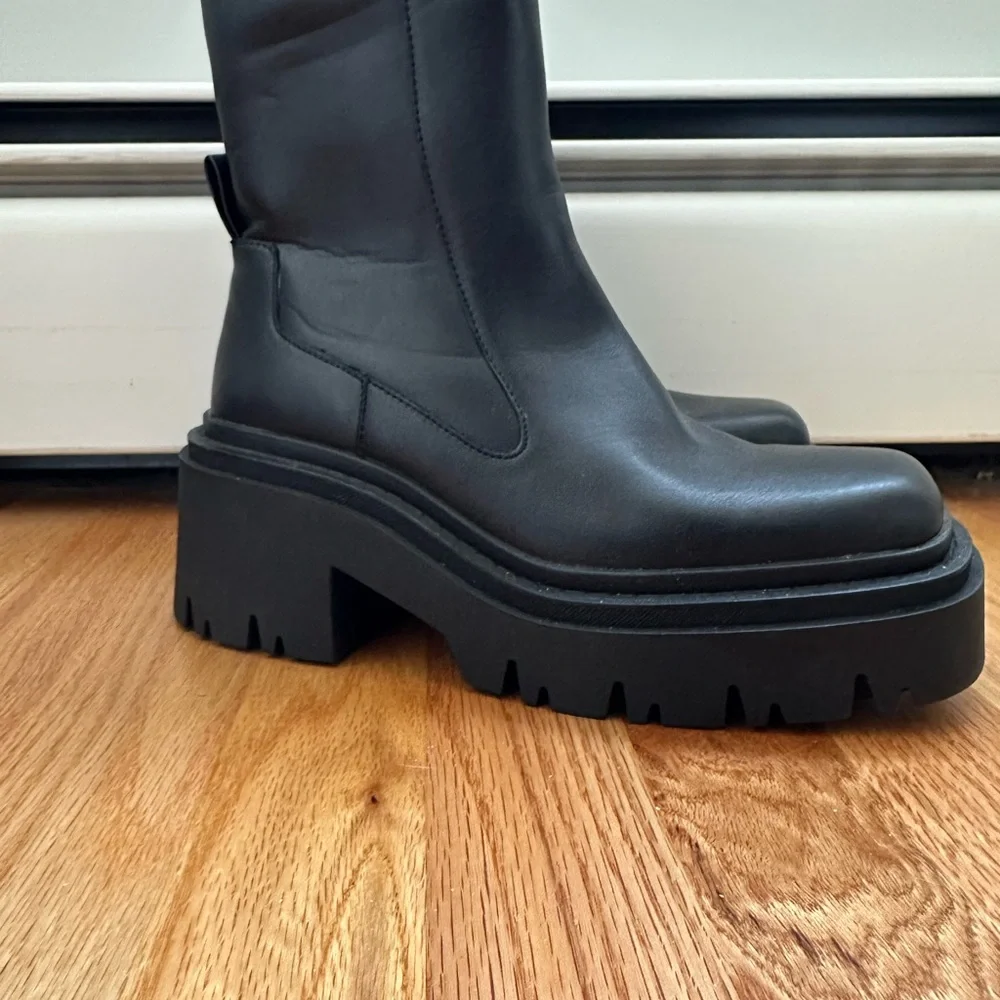 Vegan Leather Platform Ankle Booties - Picture 3 of 4